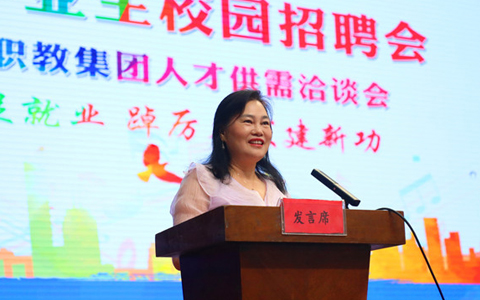 ca88首创人陈丽芳受邀母校演讲：丽芳模式及康养之路